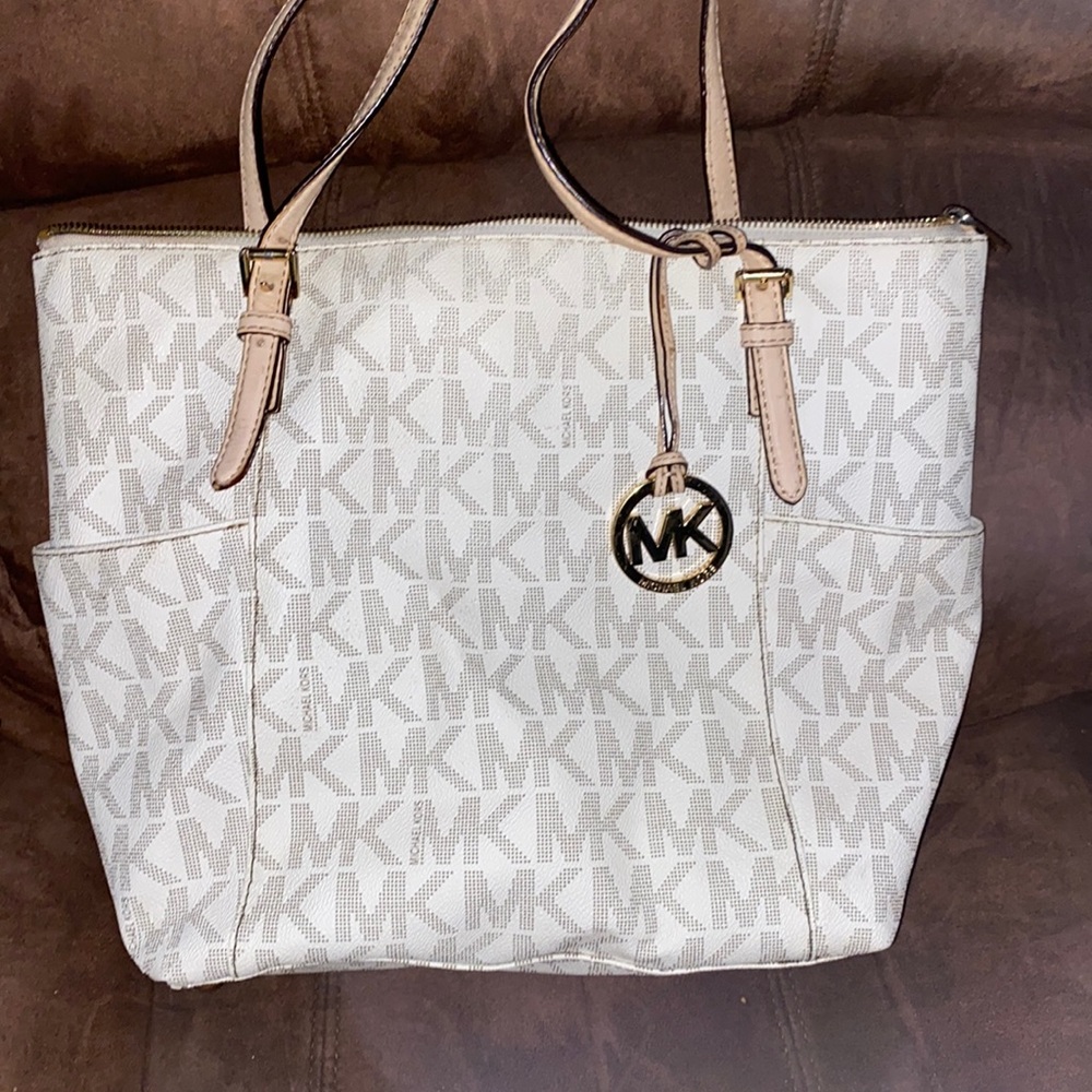 MICHEAL CORS TOTE BAG. Good condition.